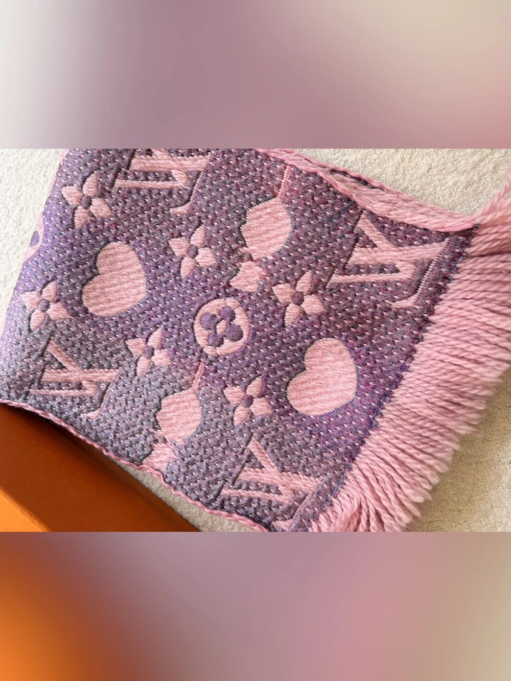 🔥100% Authentic LOUIS VUITTON Rose Wool/Silk Logomania A La Folie Scarf🔥